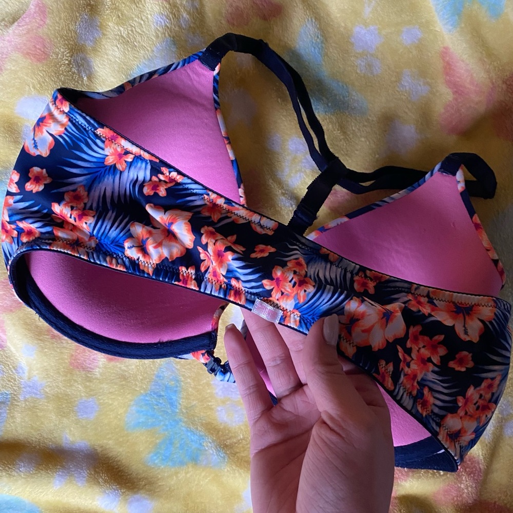 Pink by Victorias Secret Bra - Size 36D - Picture 2 of 6